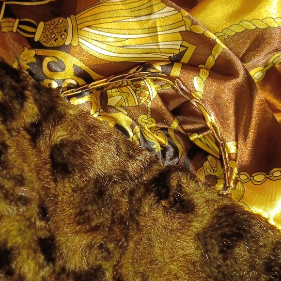 Dennis Basso Luxe faux fur coat. - Picture 8 of 13